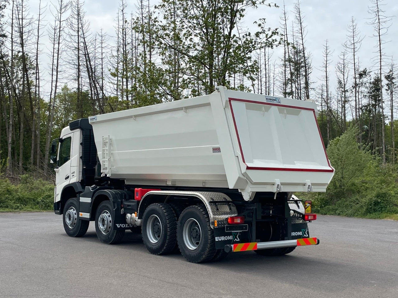 Volvo FMX 460 8x4 EuromixMTP EMK 20m³ Mulden Kipper - Camion benne: photos 4 Volvo FMX 460 8x4 EuromixMTP EMK 20m³ Mulden Kipper - Camion benne: photos 4