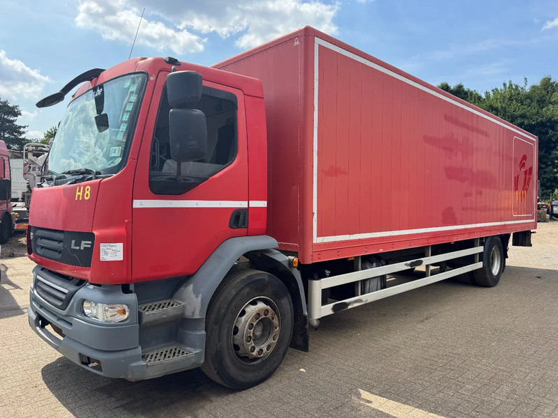 DAF LF 55.220 **EURO 4-MANUAL GEARBOX** - Camion fourgon: photos 1 DAF LF 55.220 **EURO 4-MANUAL GEARBOX** - Camion fourgon: photos 1