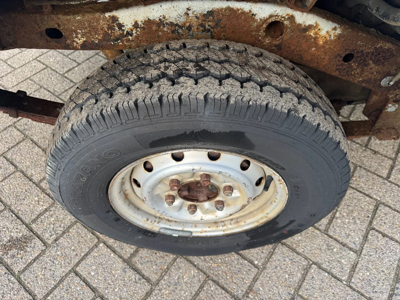 Mazda B-serie **B2200-DIESEL** - Voiture: photos 5 Mazda B-serie **B2200-DIESEL** - Voiture: photos 5