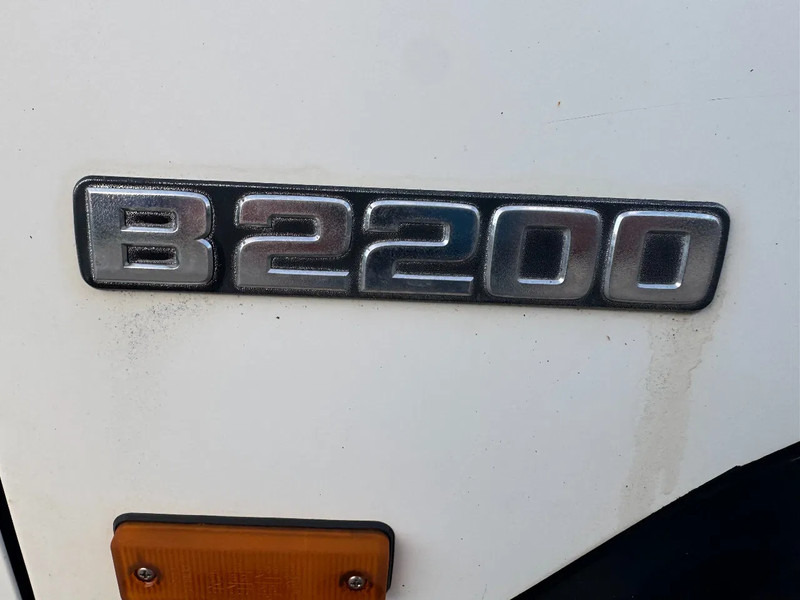 Mazda B-serie **B2200-DIESEL** - Voiture: photos 4 Mazda B-serie **B2200-DIESEL** - Voiture: photos 4