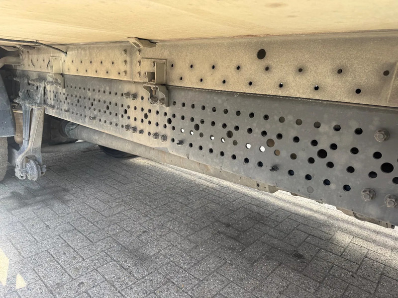 Mercedes-Benz Antos 1827 **BLUETEC 6-FRENCH TRUCK-8,70L BOX** - Camion frigorifique: photos 5 Mercedes-Benz Antos 1827 **BLUETEC 6-FRENCH TRUCK-8,70L BOX** - Camion frigorifique: photos 5