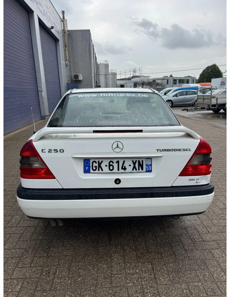 Mercedes-Benz C-Klasse **C250DIESEL** - Berline: photos 5 Mercedes-Benz C-Klasse **C250DIESEL** - Berline: photos 5