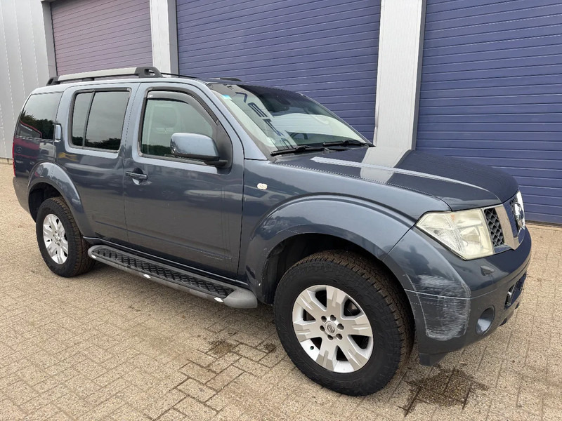 Nissan Pathfinder **2,5D-AIRCO-BELGIAN CAR** - Voiture: photos 3 Nissan Pathfinder **2,5D-AIRCO-BELGIAN CAR** - Voiture: photos 3