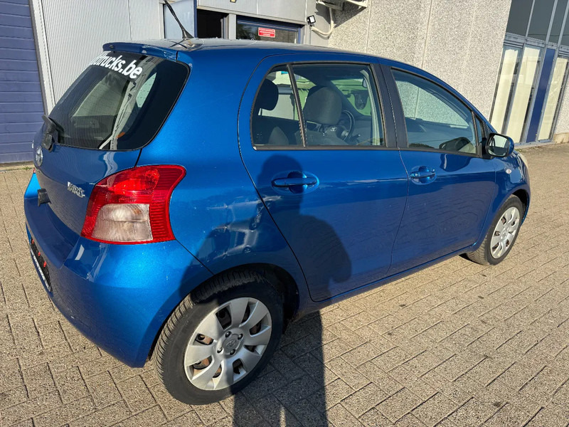 Toyota Yaris **PETROL-ESSENCE-AC** - Voiture à hayon: photos 4 Toyota Yaris **PETROL-ESSENCE-AC** - Voiture à hayon: photos 4