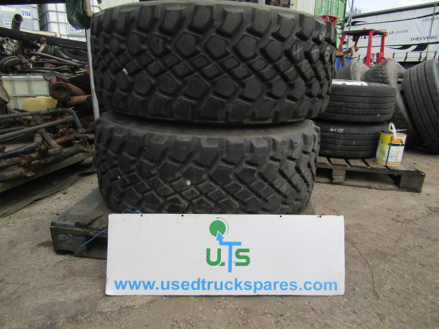 445/65/22.5 TRACK GRIP MICHELIN (2) EX SCAMMEL 6X6 COMPLETE WITH RIMS - Pneu pour Camion: photos 1 445/65/22.5 TRACK GRIP MICHELIN (2) EX SCAMMEL 6X6 COMPLETE WITH RIMS - Pneu pour Camion: photos 1