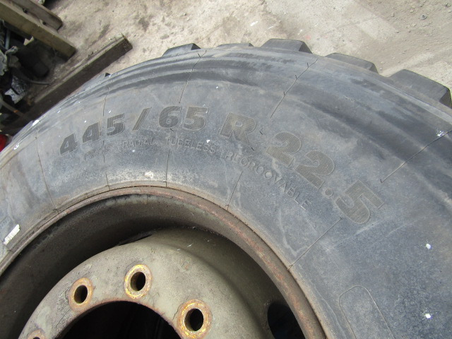 465/65/22.5 MICHELIN TRACK GRIP TYRE WITH RIM - Pneu pour Camion: photos 3 465/65/22.5 MICHELIN TRACK GRIP TYRE WITH RIM - Pneu pour Camion: photos 3
