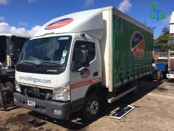 MITSUBISHI CANTER / FUSO 7C18 2012 BREAKING - Camion: photos 2 MITSUBISHI CANTER / FUSO 7C18 2012 BREAKING - Camion: photos 2