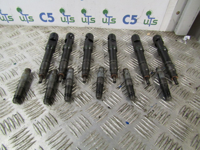 DAF CF75 310 EURO 3 BOSCH INJECTORS P/NO 0432191254 - Préparation du carburant pour Camion: photos 1 DAF CF75 310 EURO 3 BOSCH INJECTORS P/NO 0432191254 - Préparation du carburant pour Camion: photos 1