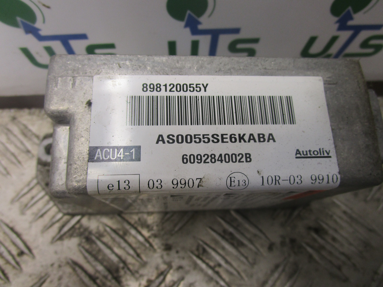 ISUZU N75 4HK1 AIR BAG SENSOR P/NO 898120055Y - Cabine et intérieur pour Camion: photos 2 ISUZU N75 4HK1 AIR BAG SENSOR P/NO 898120055Y - Cabine et intérieur pour Camion: photos 2