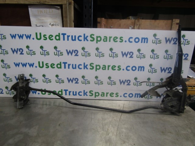 ISUZU N75 REAR CAB LOCK COMPLETE - Cabine et intérieur pour Camion: photos 1 ISUZU N75 REAR CAB LOCK COMPLETE - Cabine et intérieur pour Camion: photos 1