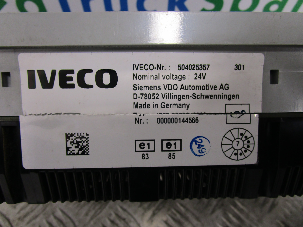 IVECO TECTOR CLOCK CLUSTER P/NO 504025357 - Système électrique pour Camion: photos 2 IVECO TECTOR CLOCK CLUSTER P/NO 504025357 - Système électrique pour Camion: photos 2
