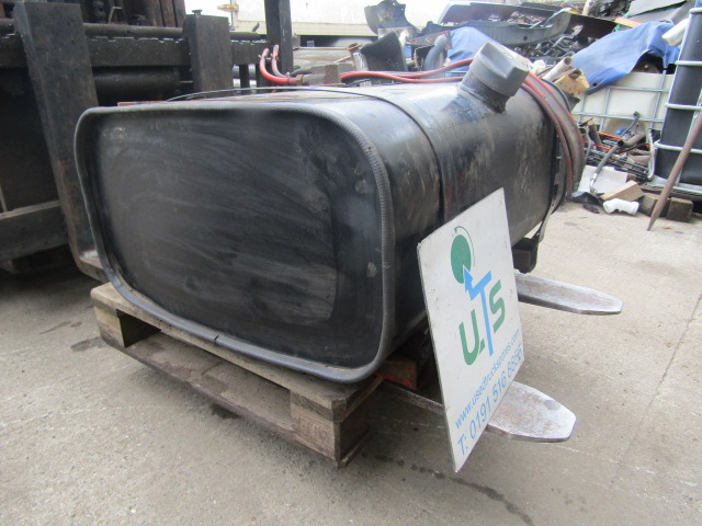 MAN 8163 (LE2000) FUEL TANK COMPLETE - Réservoir de carburant pour Camion: photos 2 MAN 8163 (LE2000) FUEL TANK COMPLETE - Réservoir de carburant pour Camion: photos 2