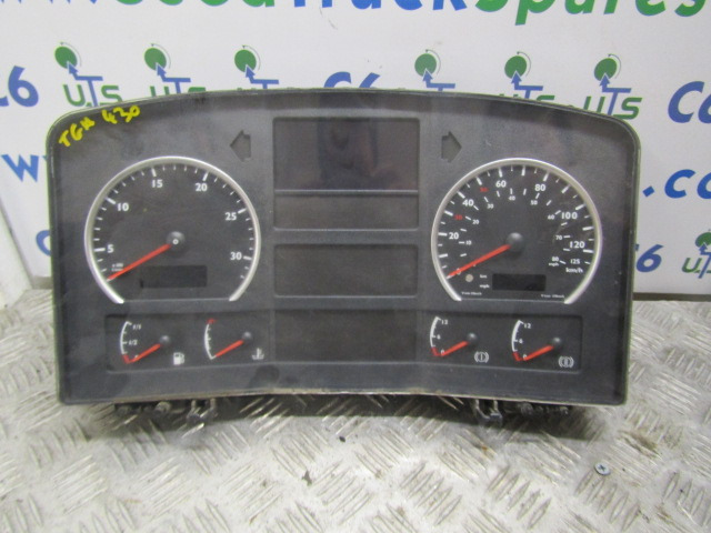 MAN TGA CLOCK CLUSTER P/NO 81.27202.5155 - Cabine et intérieur pour Camion: photos 1 MAN TGA CLOCK CLUSTER P/NO 81.27202.5155 - Cabine et intérieur pour Camion: photos 1