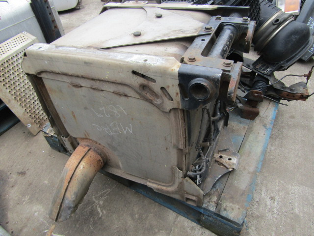 MERCEDES AXOR DPF P/NO A00024900014 - Système d'échappement pour Camion: photos 2 MERCEDES AXOR DPF P/NO A00024900014 - Système d'échappement pour Camion: photos 2