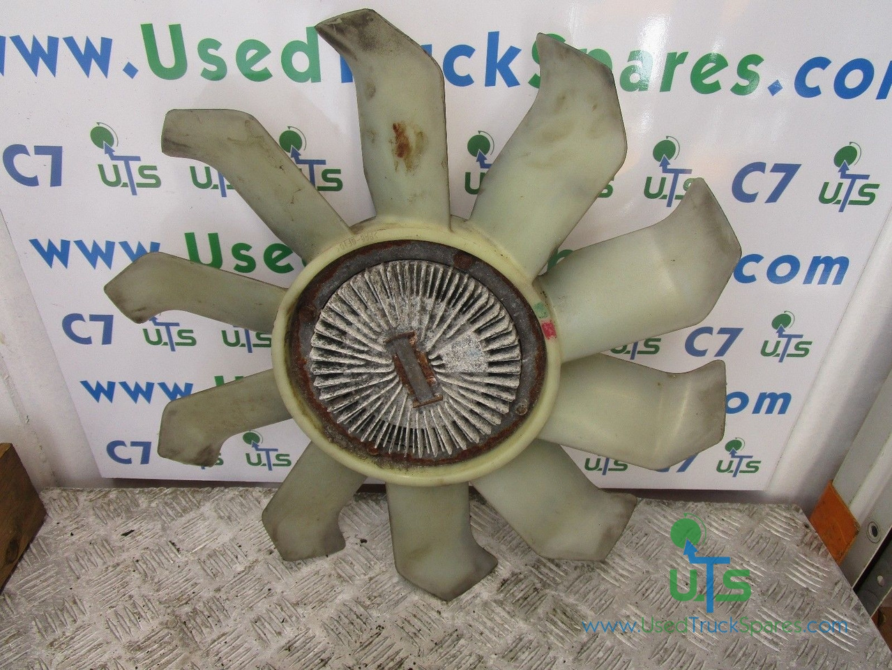 MITSUBISHI CANTER 35C13 (4M42) VISCUSS FAN - Moteur et pièces pour Camion: photos 1 MITSUBISHI CANTER 35C13 (4M42) VISCUSS FAN - Moteur et pièces pour Camion: photos 1