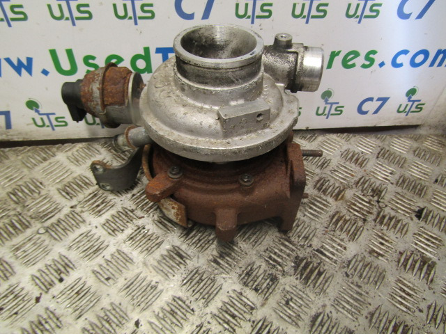 MITSUBISHI FUSO 4P10 TURBO P/NO 504371348 - Turbocompresseur pour Camion: photos 1 MITSUBISHI FUSO 4P10 TURBO P/NO 504371348 - Turbocompresseur pour Camion: photos 1