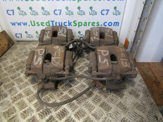 MITSUBISHI FUSO FRONT BRAKE CALIPERS RH/LH/TOP/BOTTOM - Pièces de frein pour Camion: photos 2 MITSUBISHI FUSO FRONT BRAKE CALIPERS RH/LH/TOP/BOTTOM - Pièces de frein pour Camion: photos 2