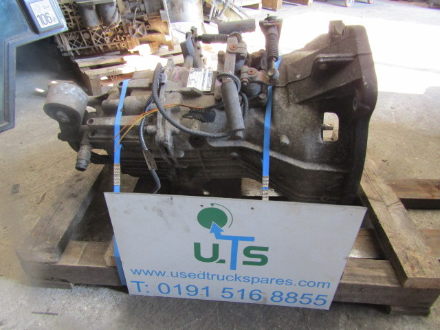 RENAULT MASCOTT 6 SPEED ZF 6S300 GEARBOX - Boîte de vitesse pour Camion: photos 1 RENAULT MASCOTT 6 SPEED ZF 6S300 GEARBOX - Boîte de vitesse pour Camion: photos 1