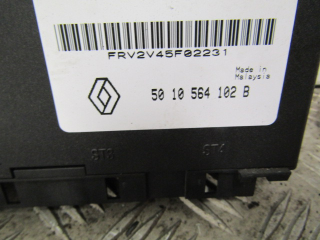 RENAULT MIDLUM VEHICLE BODY ECU P/NO 5010564102B / 461470002008 - Bloc de gestion pour Camion: photos 2 RENAULT MIDLUM VEHICLE BODY ECU P/NO 5010564102B / 461470002008 - Bloc de gestion pour Camion: photos 2