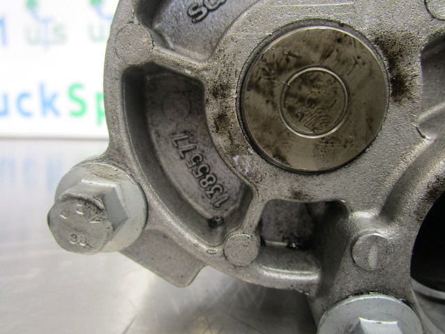 SCANIA 124 420 DC1203 OIL PUMP P/NO 3 - Moteur et pièces pour Camion: photos 2 SCANIA 124 420 DC1203 OIL PUMP P/NO 3 - Moteur et pièces pour Camion: photos 2