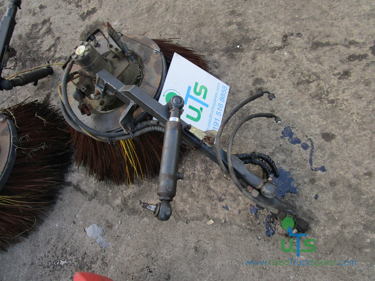 SCHMIDT SWINGO 200 R/HAND BRUSH ARM AND DRIVE - Brosse pour Véhicule de voirie/ Spécial: photos 1 SCHMIDT SWINGO 200 R/HAND BRUSH ARM AND DRIVE - Brosse pour Véhicule de voirie/ Spécial: photos 1