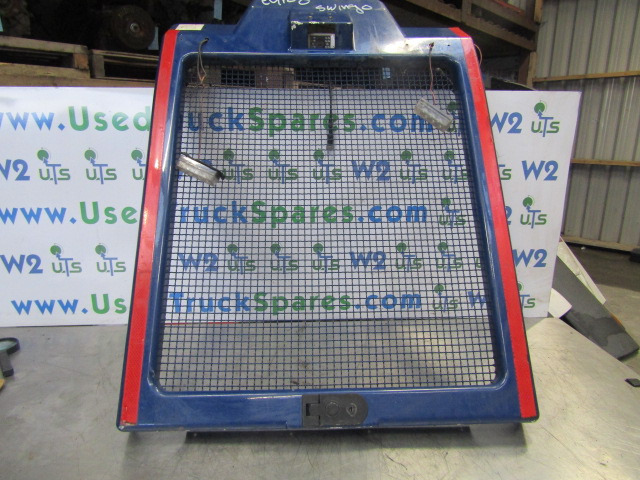 SCHMIDT SWINGO 2015 EURO 6 RADIATOR GRILL COMPLETE WITH STAYS - Cabine et intérieur pour Camion: photos 1 SCHMIDT SWINGO 2015 EURO 6 RADIATOR GRILL COMPLETE WITH STAYS - Cabine et intérieur pour Camion: photos 1