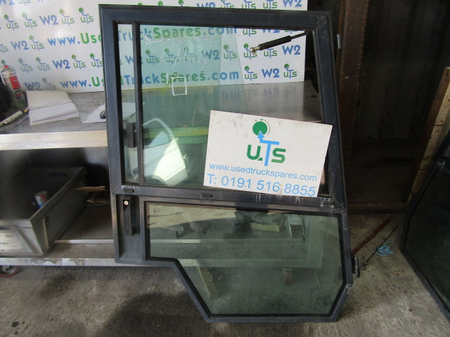 SCHMIDT SWINGO L/H DOOR COMPLETE - Cabine et intérieur pour Camion: photos 1 SCHMIDT SWINGO L/H DOOR COMPLETE - Cabine et intérieur pour Camion: photos 1