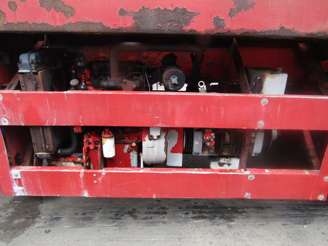 VACUUM TANKER TRAILER TRI AXLE 1996 STEEL TANK FITTED WITH 3CYL PERKINS DONKEY ENGINE - Semi-remorque citerne: photos 2 VACUUM TANKER TRAILER TRI AXLE 1996 STEEL TANK FITTED WITH 3CYL PERKINS DONKEY ENGINE - Semi-remorque citerne: photos 2