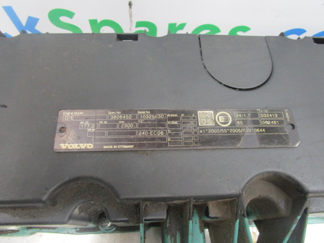 VOLVO FE 240 / 280 D7E CYLINDER HEAD COMPLETE - Moteur et pièces pour Camion: photos 3 VOLVO FE 240 / 280 D7E CYLINDER HEAD COMPLETE - Moteur et pièces pour Camion: photos 3