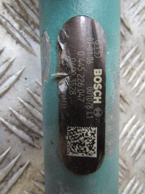 VOLVO FE BOSCH FUEL RAIL & SENSOR P/NO 0445226047 - Moteur et pièces pour Camion: photos 2 VOLVO FE BOSCH FUEL RAIL & SENSOR P/NO 0445226047 - Moteur et pièces pour Camion: photos 2