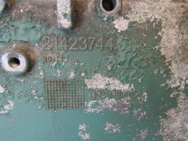 VOLVO FH13 D13C OIL COOLER COVER P/NO 21423744 - Moteur et pièces pour Camion: photos 2 VOLVO FH13 D13C OIL COOLER COVER P/NO 21423744 - Moteur et pièces pour Camion: photos 2