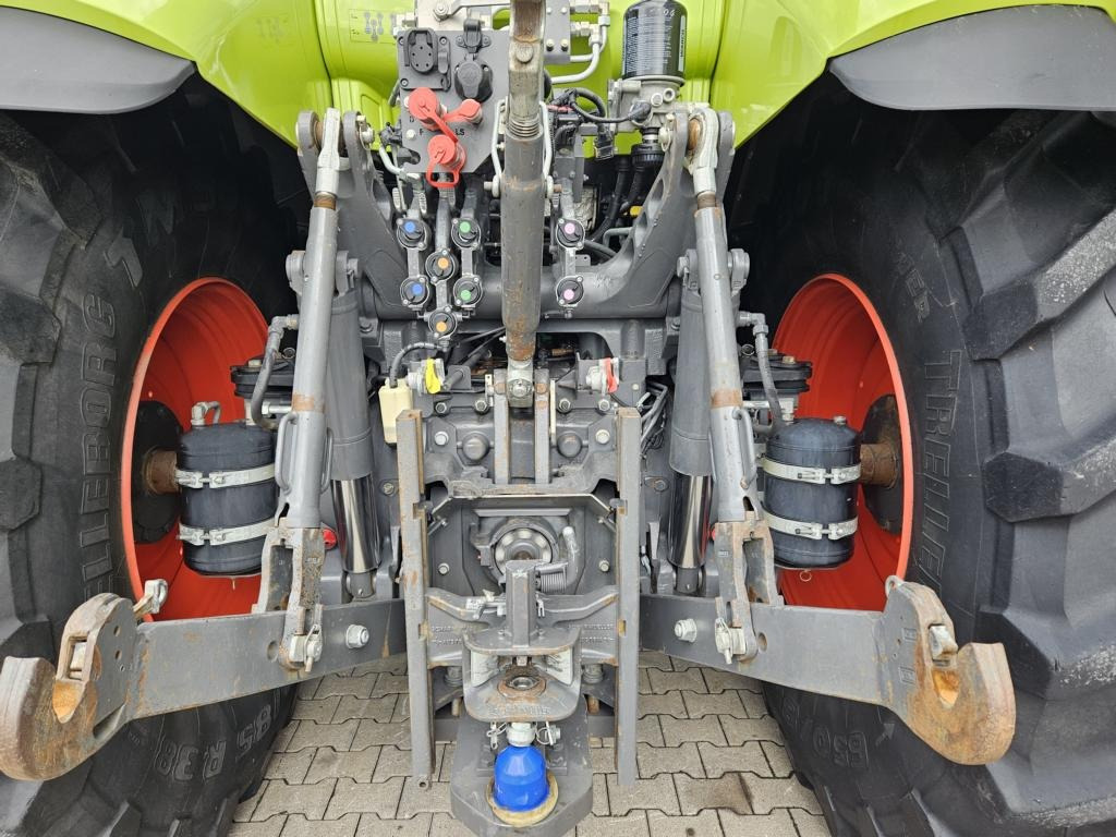 Tracteur agricole CLAAS AXION 870 CMATIC: photos 26 Tracteur agricole CLAAS AXION 870 CMATIC: photos 26