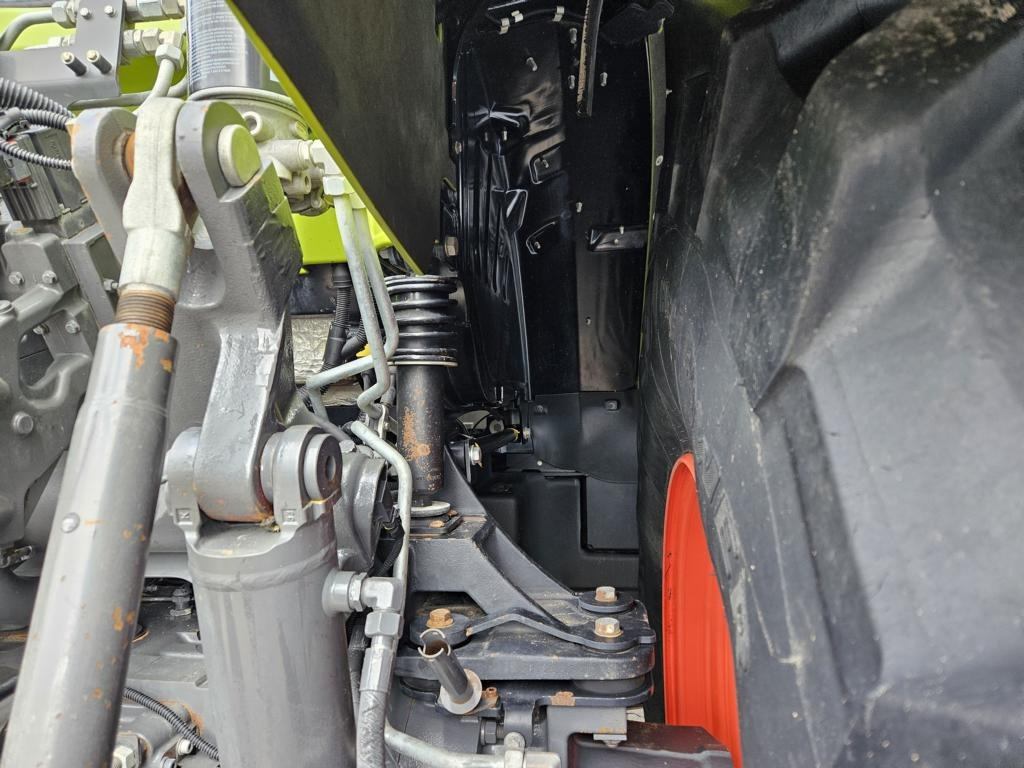 Tracteur agricole CLAAS AXION 870 CMATIC: photos 24 Tracteur agricole CLAAS AXION 870 CMATIC: photos 24