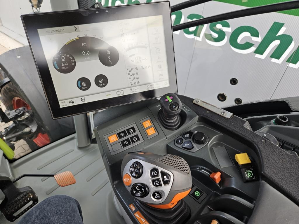 Tracteur agricole CLAAS AXION 870 CMATIC: photos 19 Tracteur agricole CLAAS AXION 870 CMATIC: photos 19