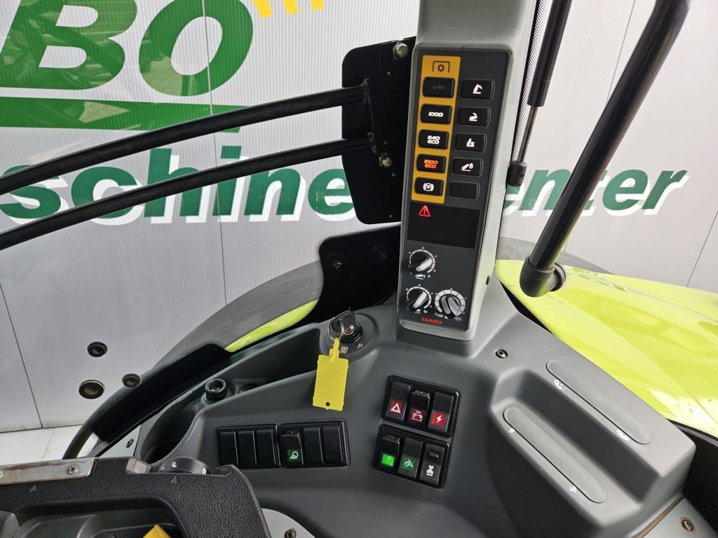 Tracteur agricole CLAAS AXION 870 CMATIC: photos 21 Tracteur agricole CLAAS AXION 870 CMATIC: photos 21
