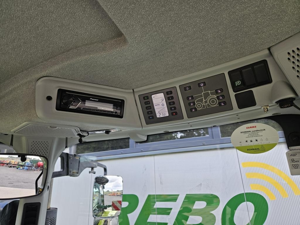 Tracteur agricole CLAAS AXION 870 CMATIC: photos 20 Tracteur agricole CLAAS AXION 870 CMATIC: photos 20