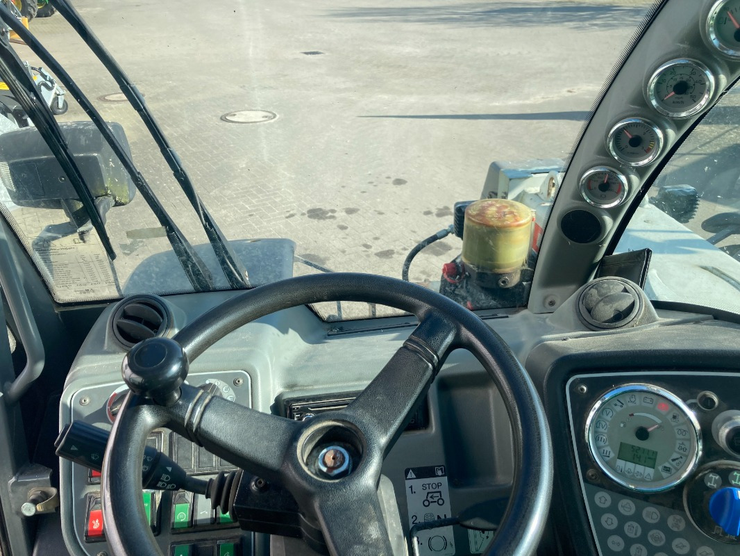 CLAAS SCORPION 7050 - Chargeuse: photos 2 CLAAS SCORPION 7050 - Chargeuse: photos 2