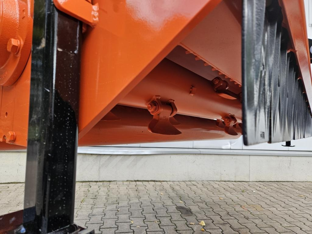 Perfect KM 270 - Broyeur à axe horizontal: photos 2 Perfect KM 270 - Broyeur à axe horizontal: photos 2