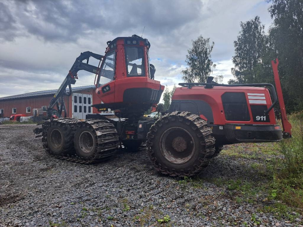 Komatsu 911 - Abatteuse: photos 1 Komatsu 911 - Abatteuse: photos 1