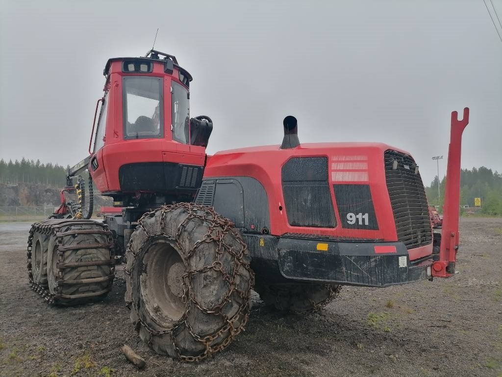 Abatteuse Komatsu 911: photos 1