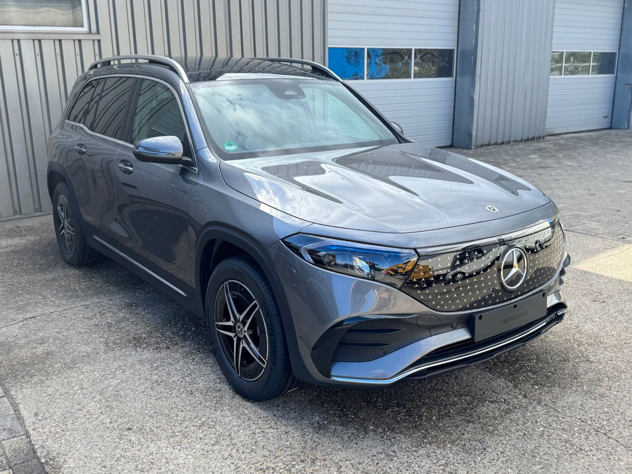 Mercedes-Benz EQB 350 AMG LINE 4Matic NUR 600 KM !!!!!! - SUV: photos 1 Mercedes-Benz EQB 350 AMG LINE 4Matic NUR 600 KM !!!!!! - SUV: photos 1