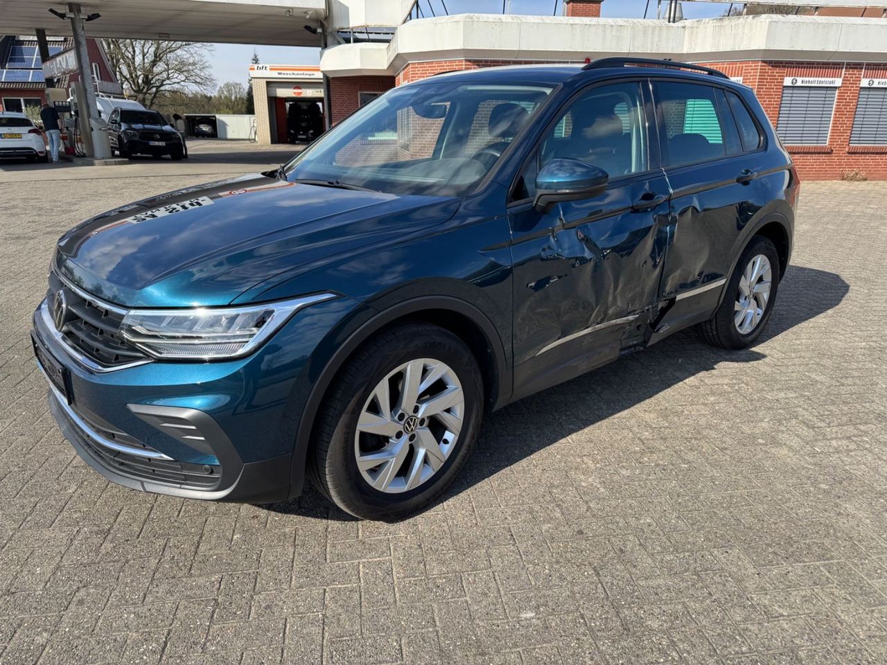 Volkswagen Tiguan Life 4Motion 2.0 TDI 7-Gang AHK - SUV: photos 2 Volkswagen Tiguan Life 4Motion 2.0 TDI 7-Gang AHK - SUV: photos 2