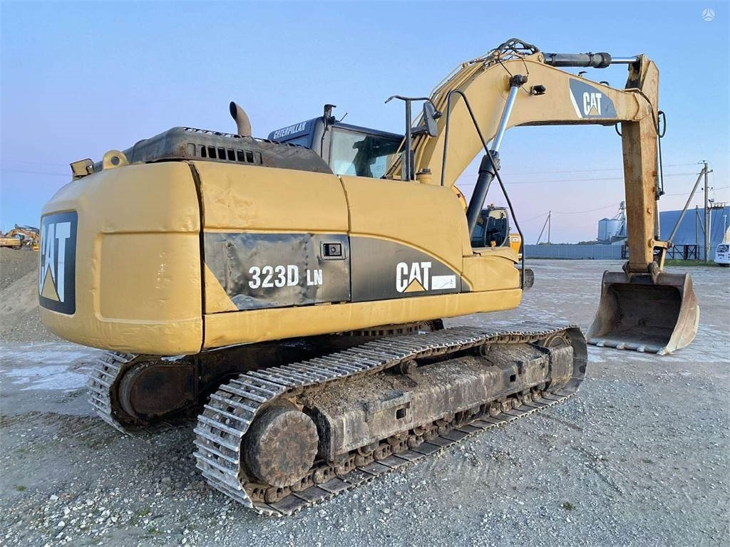 CAT 323 DLN - Pelle sur chenille: photos 4 CAT 323 DLN - Pelle sur chenille: photos 4