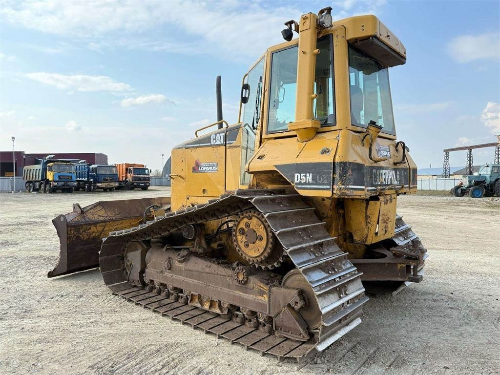 CAT D5N LGP - Bulldozer: photos 4 CAT D5N LGP - Bulldozer: photos 4