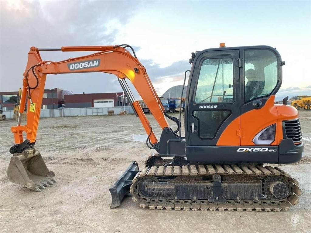 Doosan DX 60 C - Mini pelle: photos 2 Doosan DX 60 C - Mini pelle: photos 2