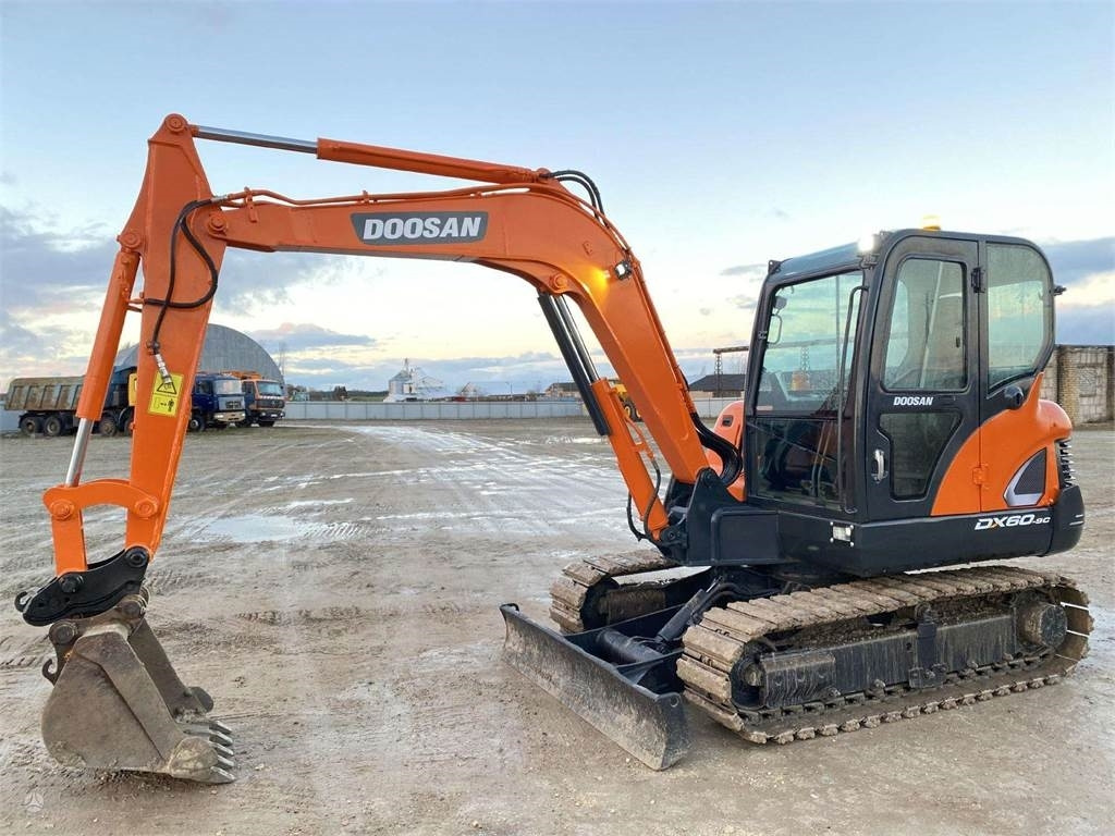 Doosan DX 60 C - Mini pelle: photos 1 Doosan DX 60 C - Mini pelle: photos 1