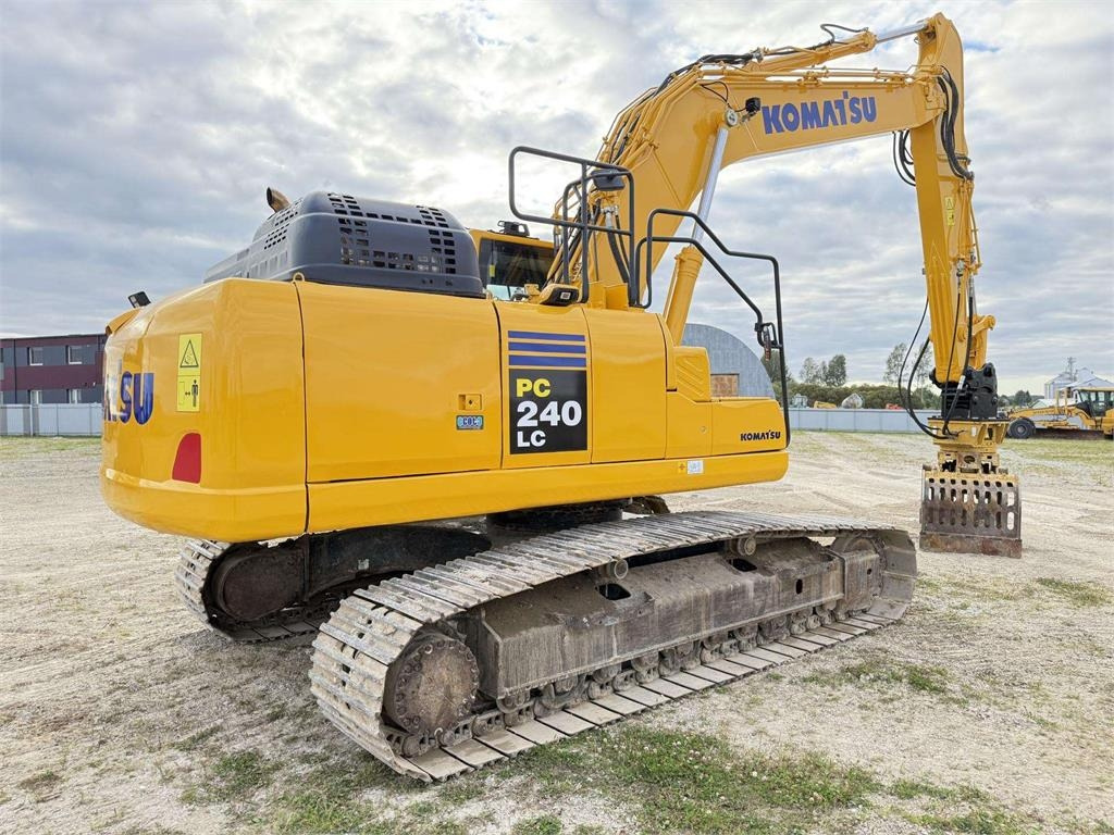Komatsu PC 240 LC-11 - Pelle sur chenille: photos 5 Komatsu PC 240 LC-11 - Pelle sur chenille: photos 5