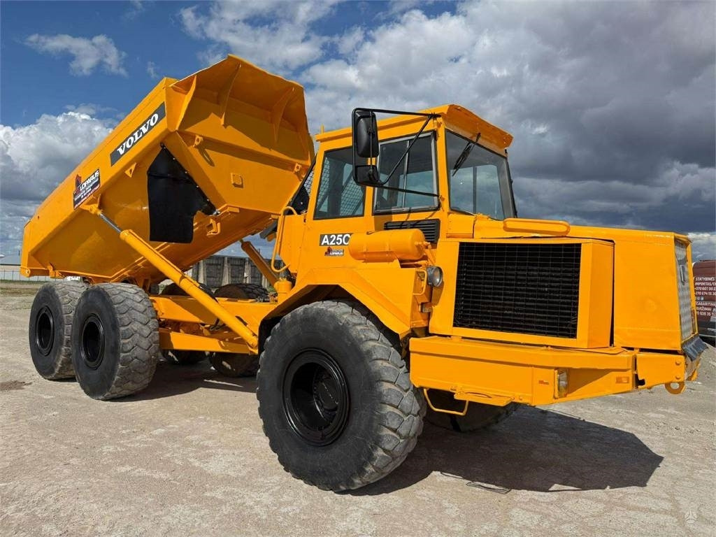 Volvo A25C - Tombereau articulé: photos 1 Volvo A25C - Tombereau articulé: photos 1