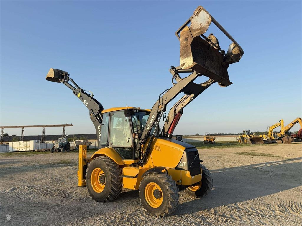 Volvo BL 71 - Tractopelle: photos 2 Volvo BL 71 - Tractopelle: photos 2