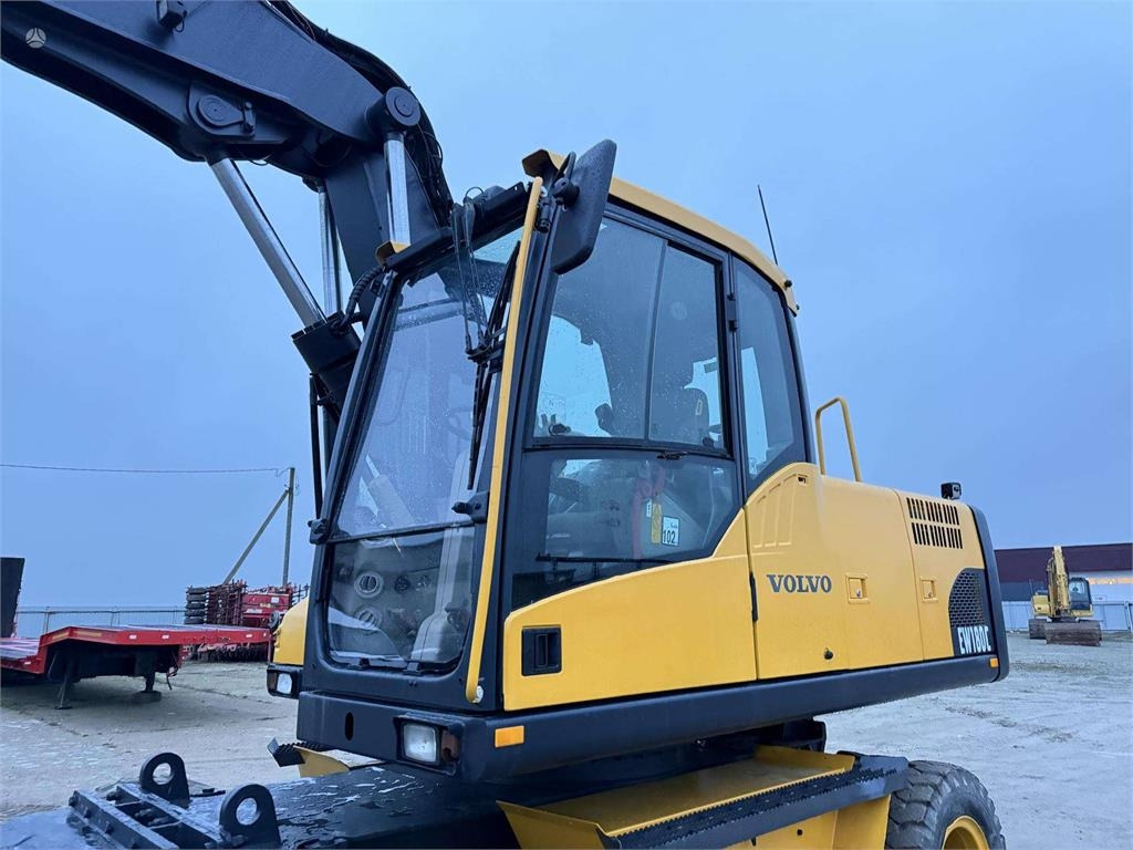 Pelle sur pneus Volvo EW 180 C: photos 18